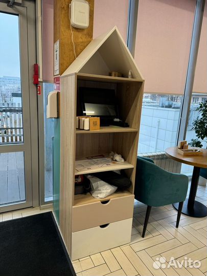 Шкафы с полками