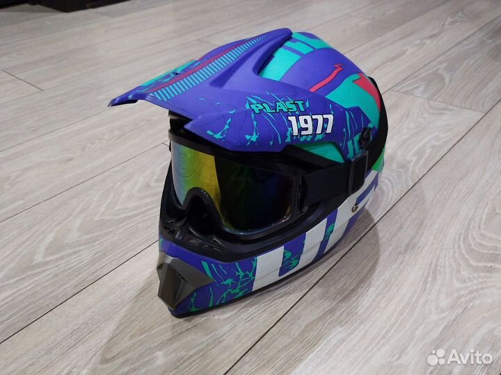 Кроссовый шлем