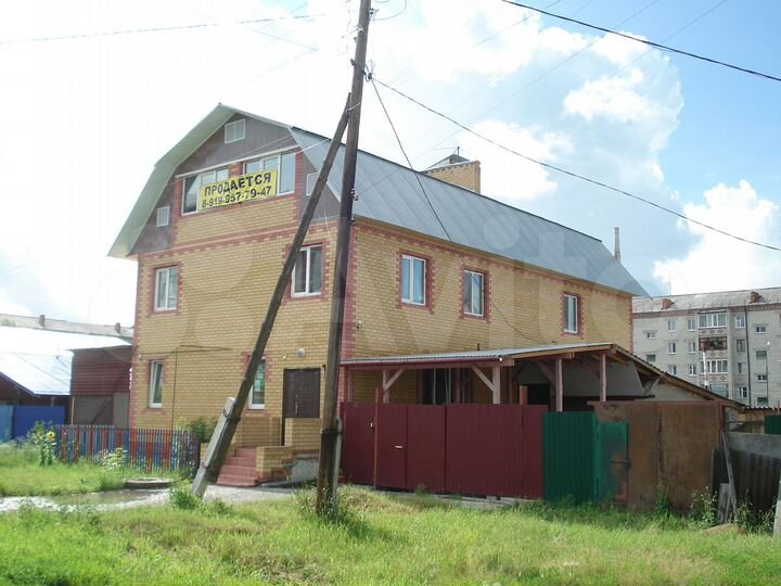 Дом 340 м² на участке 10,5 сот.