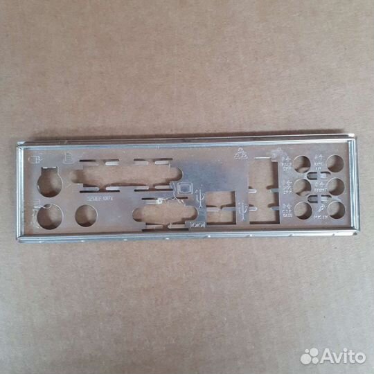 Задняя планка материнской платы