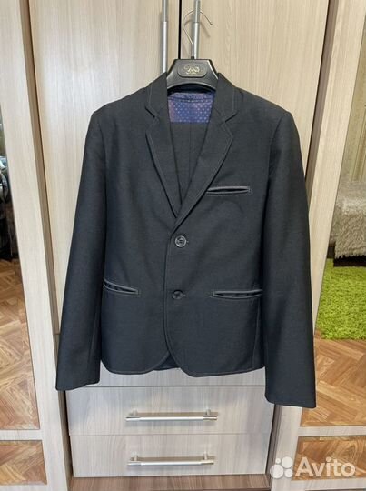 Школьный костюм