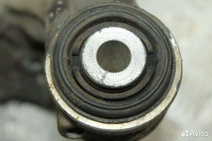 Кулак задний правый (цапфа) Honda Civic 8 FD 4D