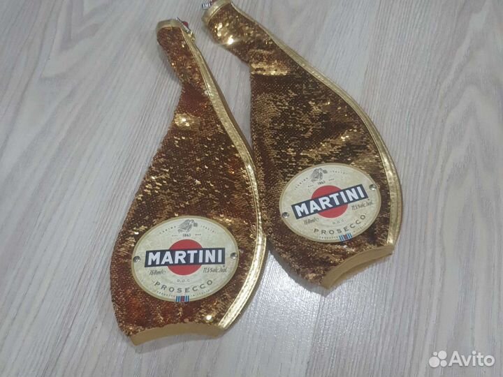 Праздничный чехол на бутылку martini