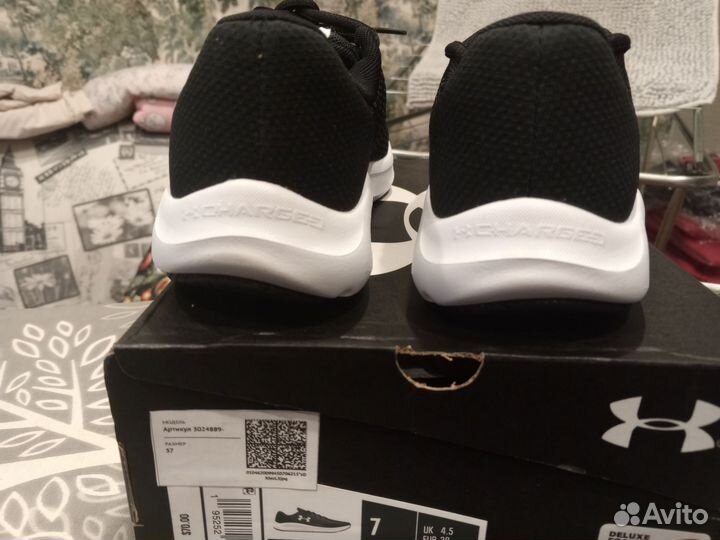 Кроссовки женские