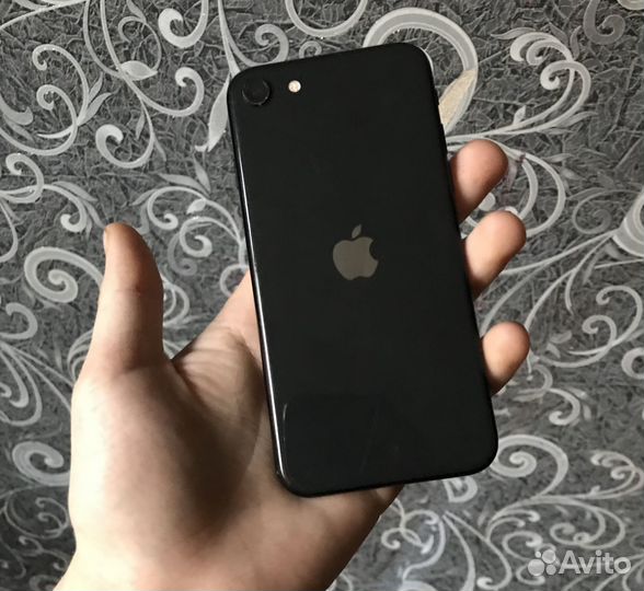 iPhone SE (2020), 64 ГБ