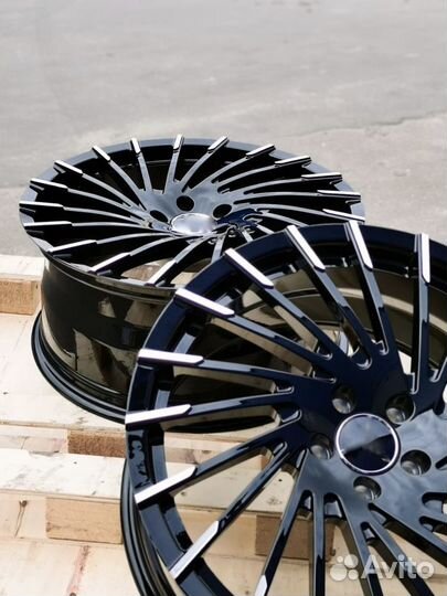 Кованые диски GT Forged R22 на Cadillac Escalade