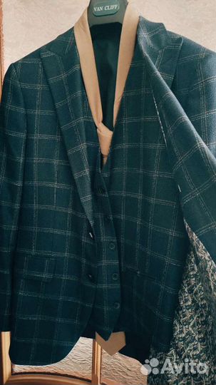 Мужской костюм тройка