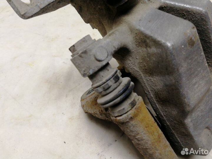 Суппорт задний левый Renault Megane 3 1.6 K4M839