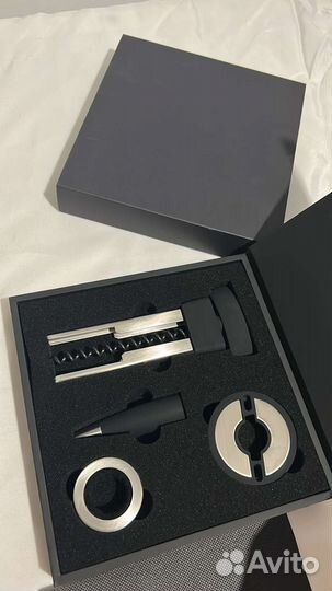 Подарочный набор аксессуаров для вина Hugo boss