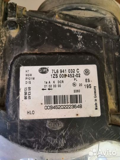 Фара правая VW Touareg 2002-2010 Рестайлинг