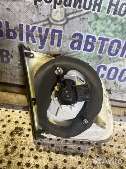 Фонарь задний правый Volkswagen Jetta