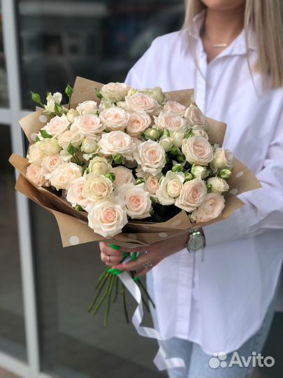 Букет кустовых роз