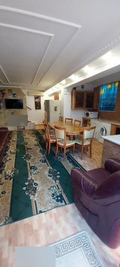 Дом 200 м² на участке 9 сот.