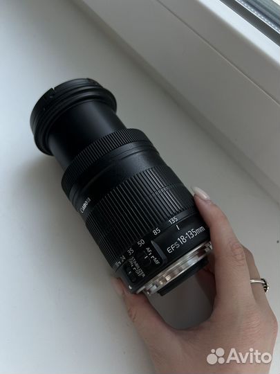 Объектив Canon EF-S 18-135 mm f/3.5-5.6 IS