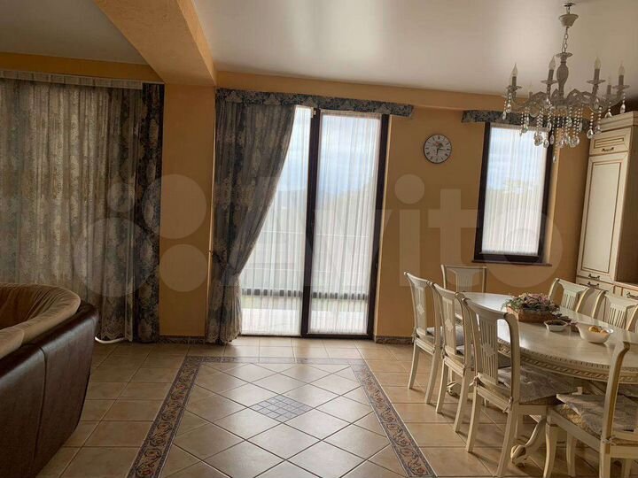 Дом 206 м² на участке 10 сот.