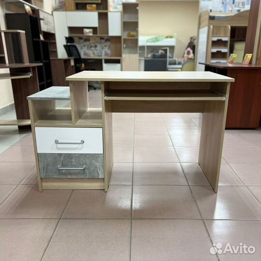 Компьютерный стол Лофт