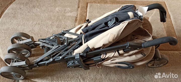 Прогулочная коляска трость