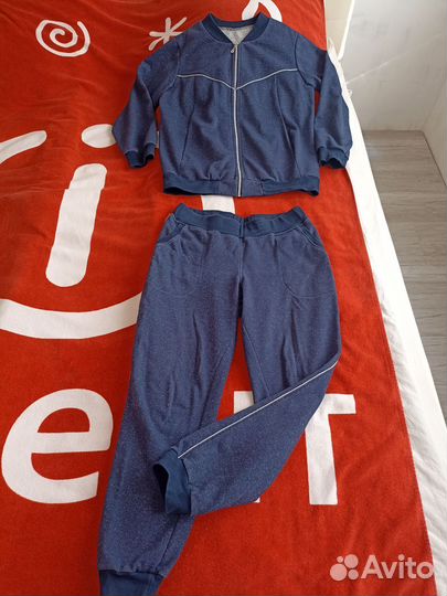 Спортивный костюм женский
