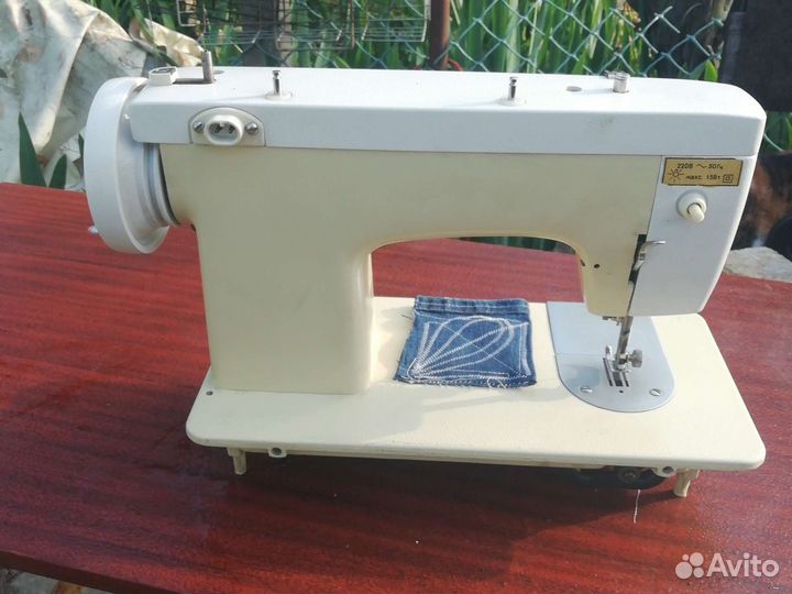 Швейная машина Чайка 132м