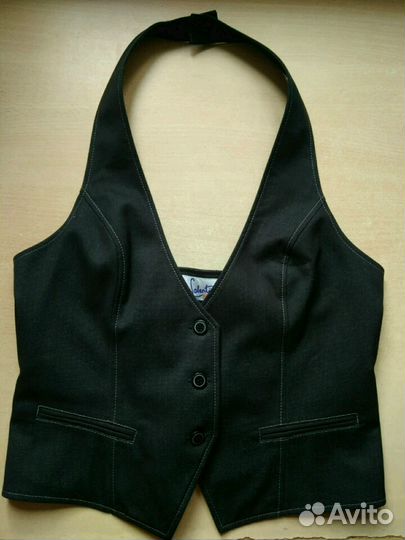 Продам школьную одежду 