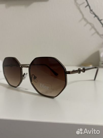 Солнцезащитные очки