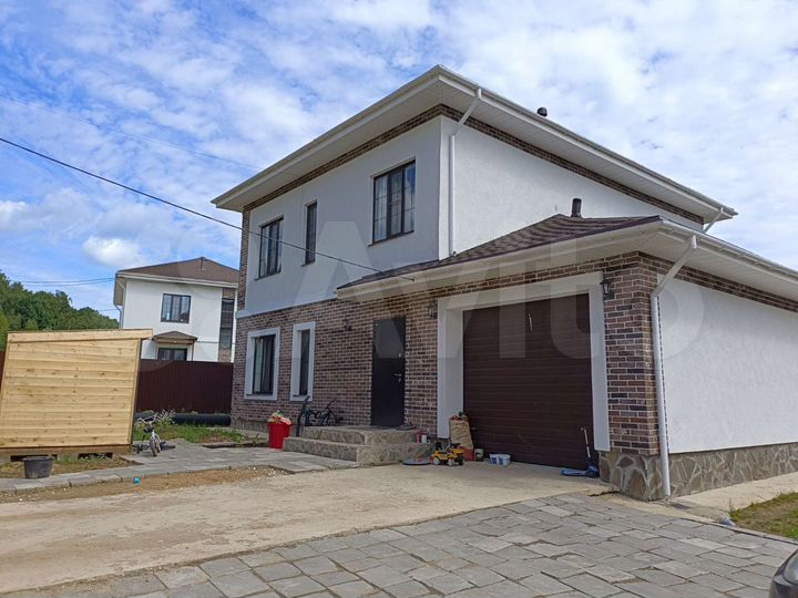 Дом 185 м² на участке 11,4 сот.