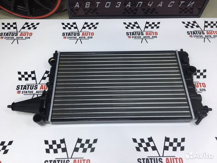 Радиатор охлаждения Opel Vectra