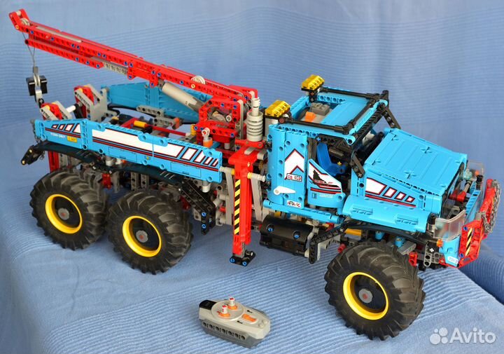 Lego Technic 42070 Эвакуатор-внедорожник 6х6