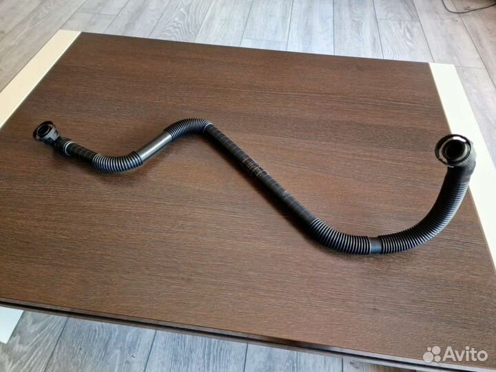 Шланг системы вентиляции Ауди А4 Б5, А6 С5, Passat
