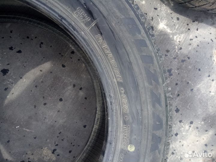 Bridgestone Blizzak Revo GZ 225/60 R17 90F