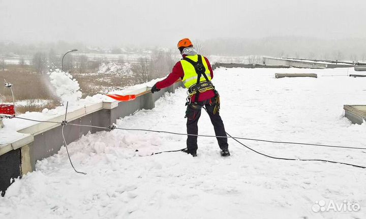 Чистка крыш от снега и наледи