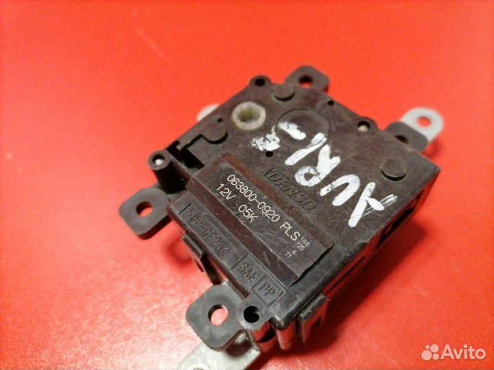 Сервопривод заслонок печки Toyota Auris ZRE151L