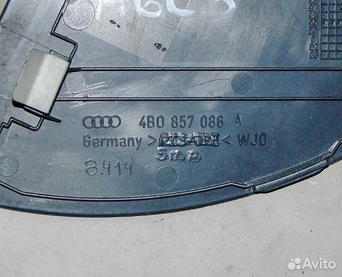 Накладка на торпедо правая Audi A6 C5