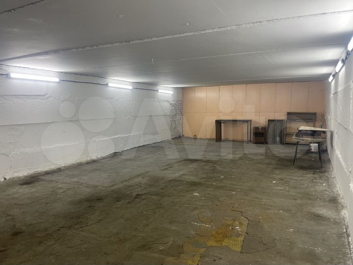 Гараж, > 30 м²