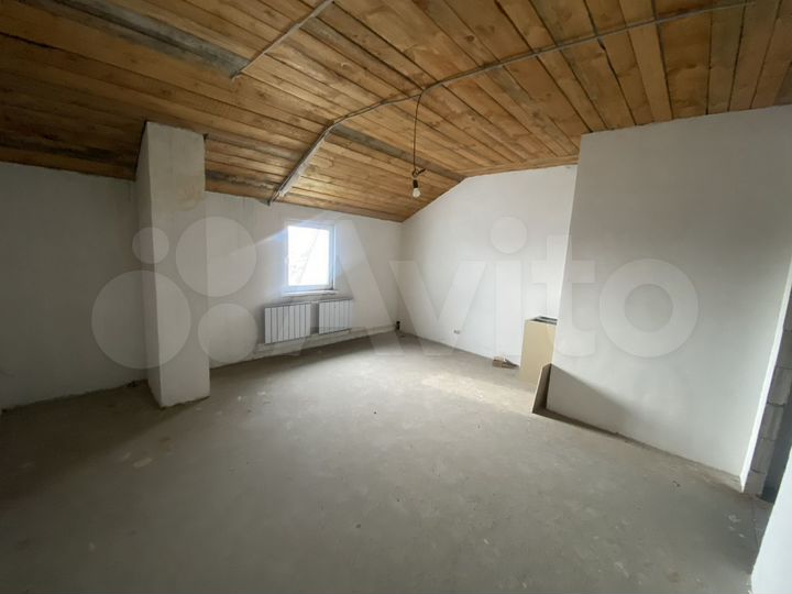 2-к. квартира, 82 м², 2/3 эт.