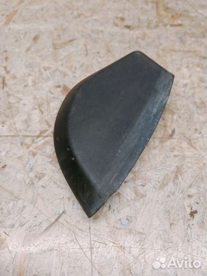 Крышка зеркала внутренняя левая Kia Ceed