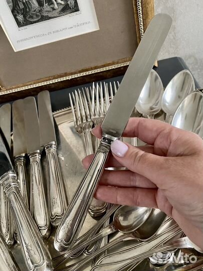 Старинное антикварное столовое серебро