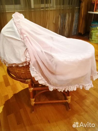 Плетёная люлька для новорожденных