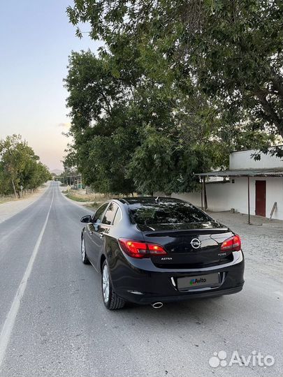 Opel Astra 1.6 AT, 2013, 132 000 км
