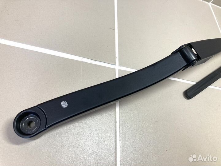 Поводок стеклоочистителя левый Chery Tiggo 4 FL