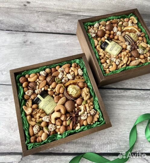 Букеты и подарки из орехов