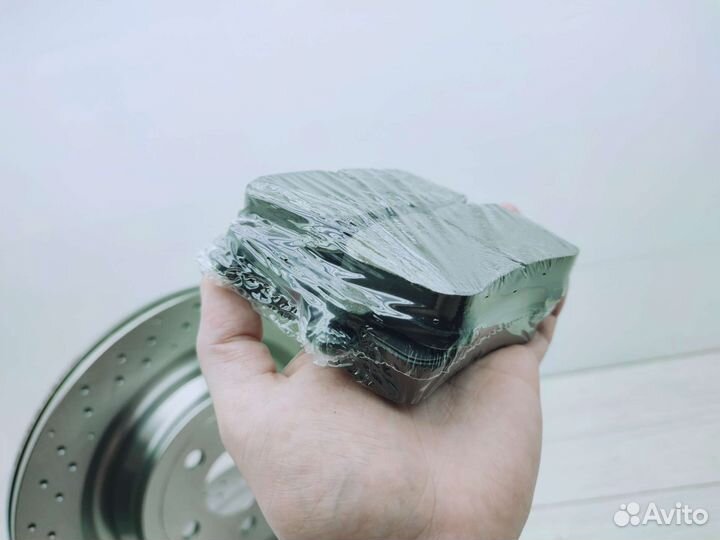 Диски перфорация + колодки GL GLS GLE ML 166 AMG