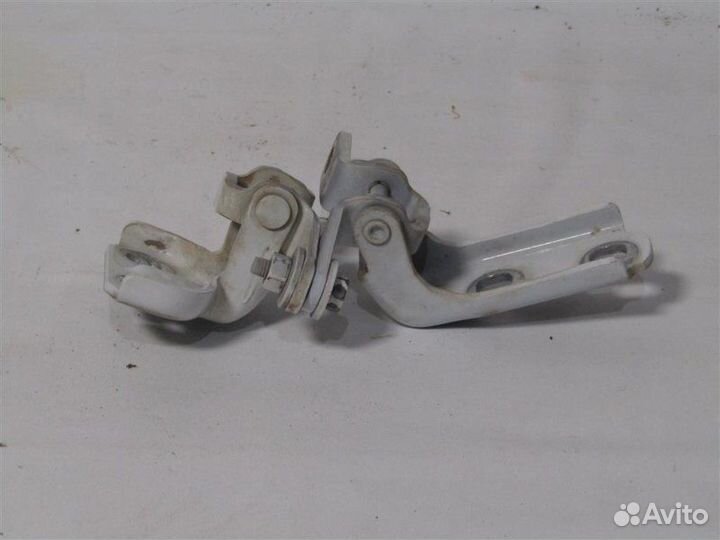 Петля двери задней правой Chevrolet Cruze седан