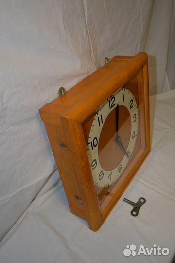 Настенные кабинетные часы СССР