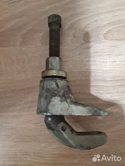 Съемник шаровых опор и рулевых наконечников