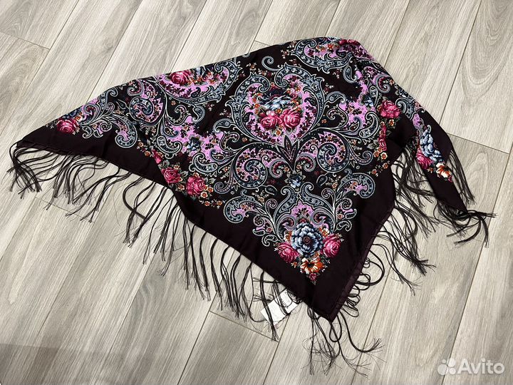 Платок шаль новый