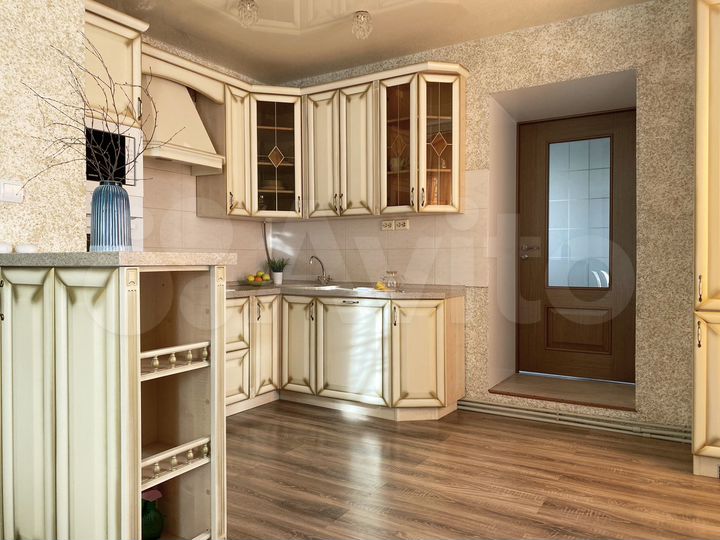 Дом 194 м² на участке 8 сот.