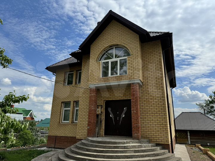 Дом 238,8 м² на участке 12 сот.