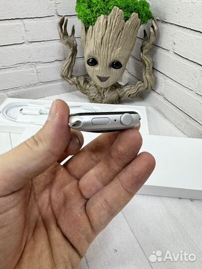 Оригинальные Apple Watch SE2 44mm (Silver) АКБ-100