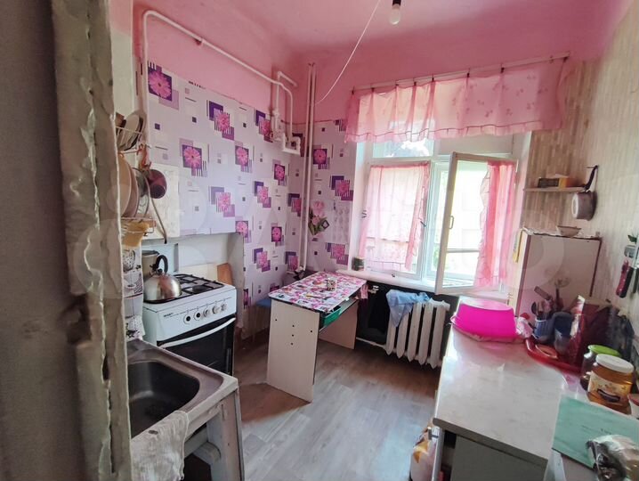 Комната 13 м² в 3-к., 2/4 эт.